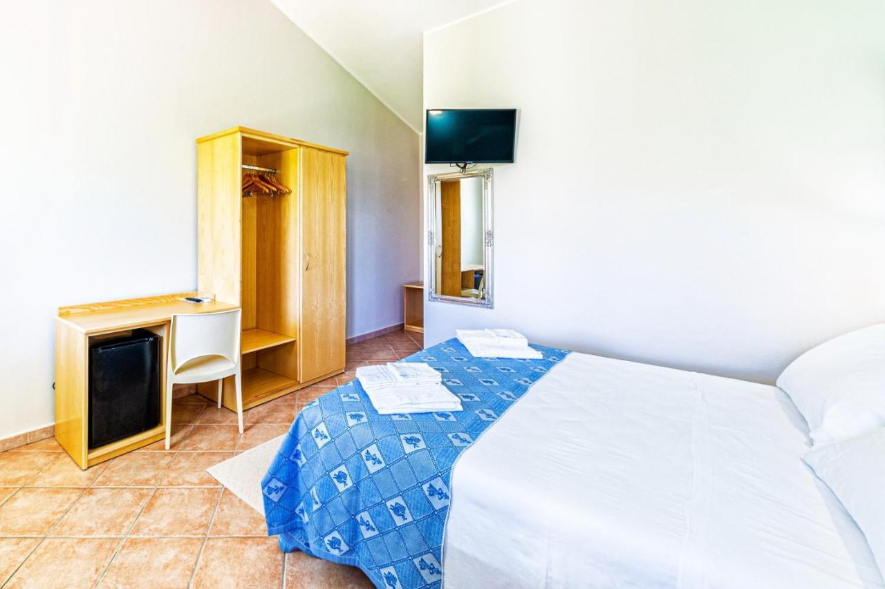 Agriturismo Is Cortillaris Кабрас Экстерьер фото