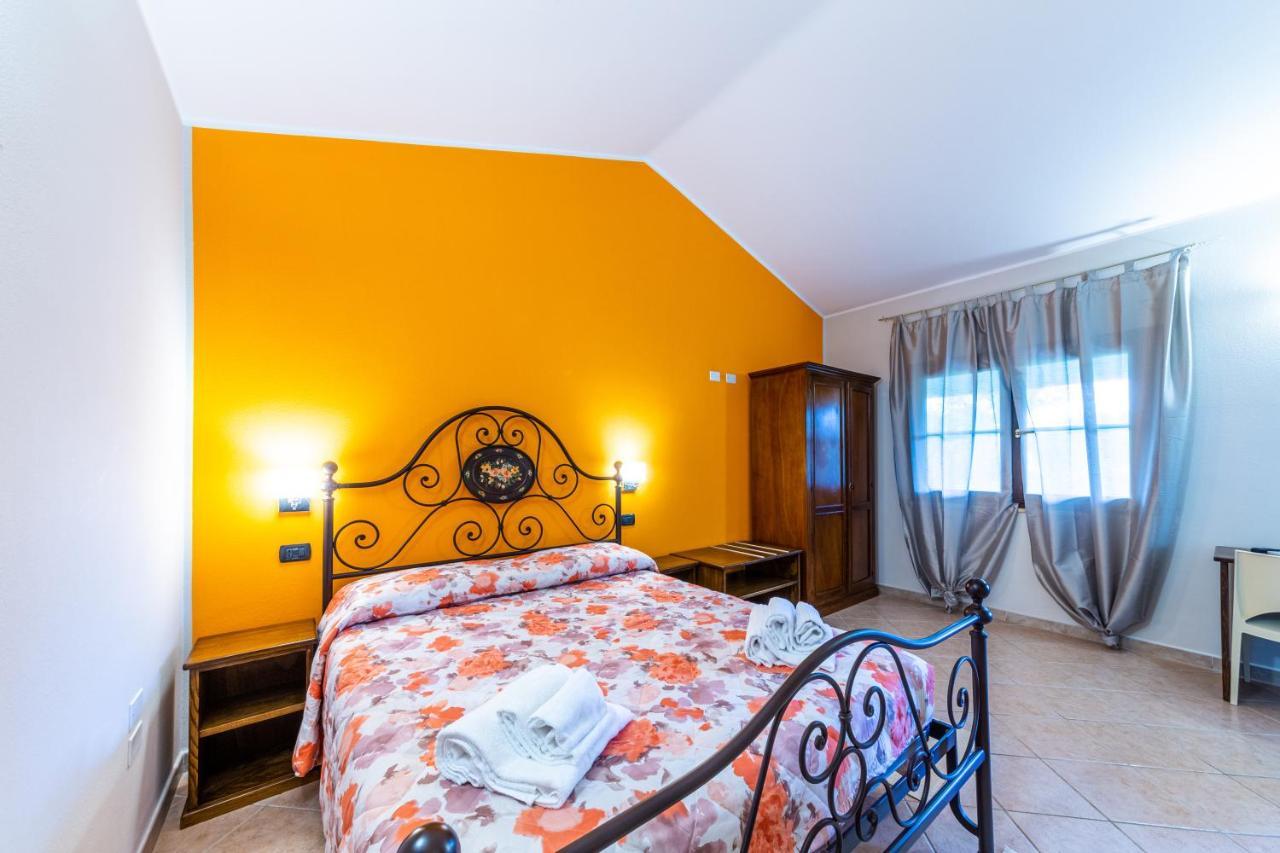 Agriturismo Is Cortillaris Кабрас Экстерьер фото